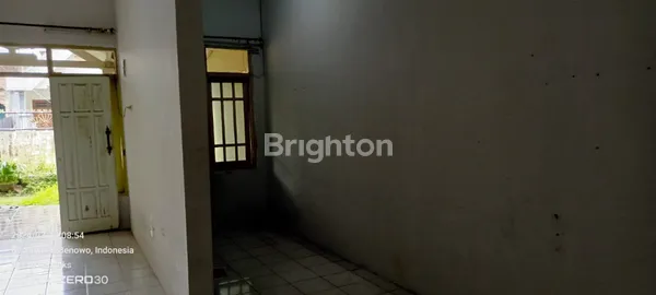image BENOWO RUMAH BUTUH RENOV HITUNG TANAH MURAH DEKAT FOOD JUCTION (5)