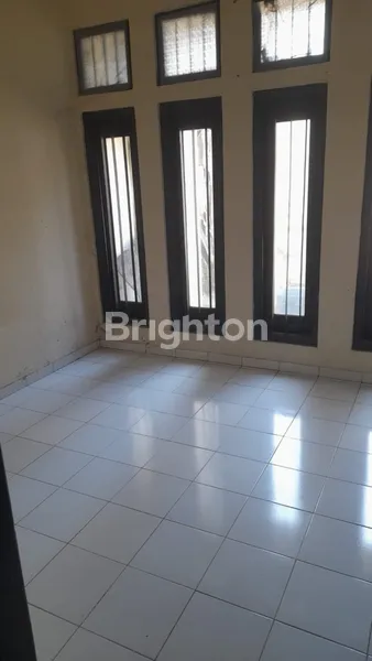 image RUMAH 2 LANTAI DI TAMAN TIARA BUDURAN SIDOARJO (4)