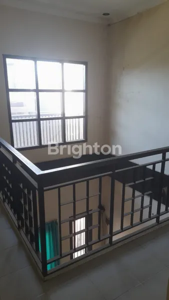 image RUMAH 2 LANTAI DI TAMAN TIARA BUDURAN SIDOARJO (7)