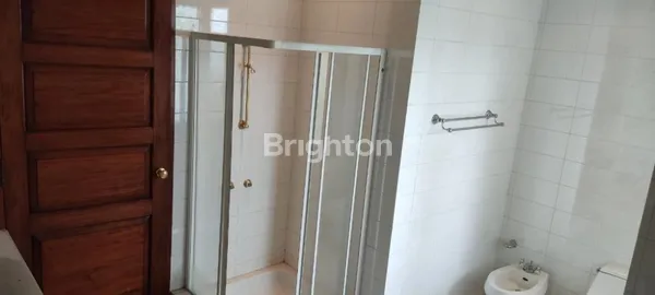 image 72. DIJUAL RUMAH MEWAH DI LINGKUNGAN EKSEKUTIF PATRA KUNINGAN JAKARTA SELATAN (7)