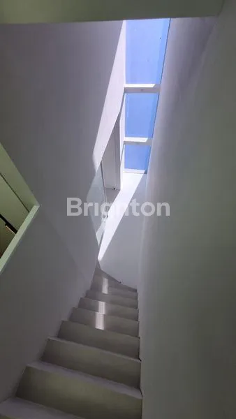 image RUMAH 2 LANTAI MINIMALIS ESTETIK FULL FURNISH SUTOREJO, SELANGKAH KE RAYA MULYOSARI, ROW JALAN 3 MOBIL, DEKAT SUTOREJO, ITS, UNAIR, KENJERAN (5)