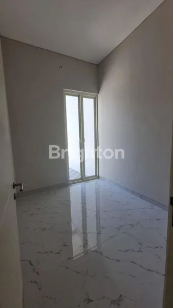 image RUMAH MINIMALIS 2 LANTAI BARU GRESS SUTOREJO UTARA, ROW JALAN LUAS . DEKAT WIDYA MANDALA, ITS. UNAIR (4)