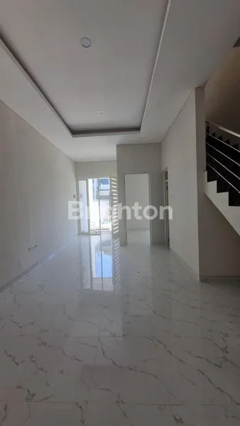 image RUMAH MINIMALIS 2 LANTAI BARU GRESS SUTOREJO UTARA, ROW JALAN LUAS . DEKAT WIDYA MANDALA, ITS. UNAIR (5)