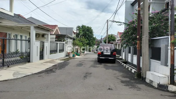 image RUMAH SIAP HUNI 2 LANTAI DI LOKASI STRATEGIS (2)