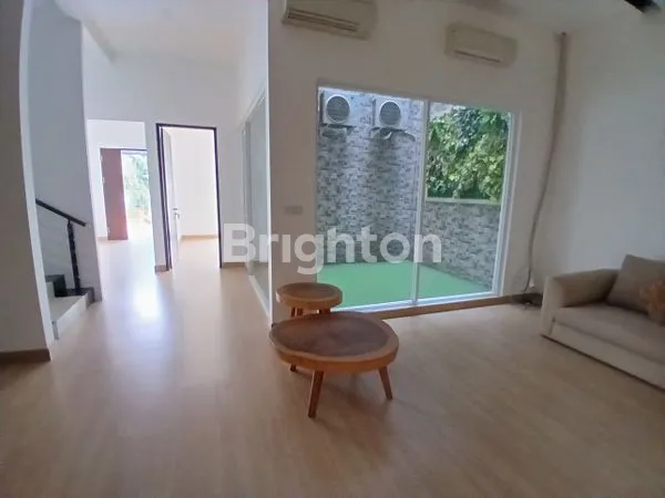 image RUMAH  3 LANTAI MEGAH MEWAH & LUAS DI LOKASI ELIT ALAM SUTERA (5)