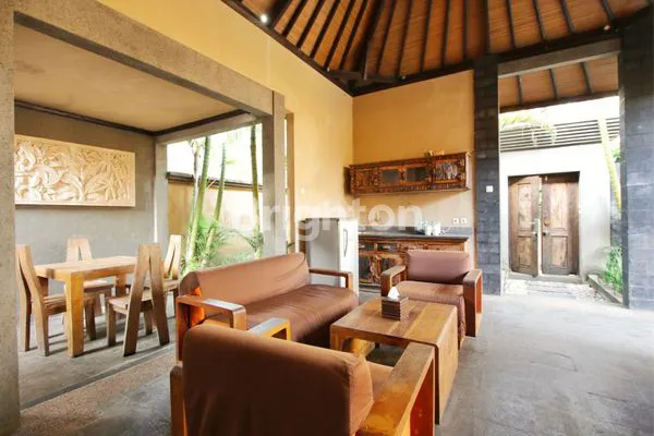 image KOMPLEK VILLA EKSKLUSIF DI UBUD DENGAN NUANSA ALAM DAN SUNGAI ALAMI (7)