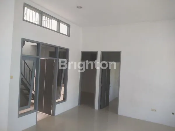 image RUMAH MURAH LOKASI STRATEGIS DI SOLOBARU !! (4)