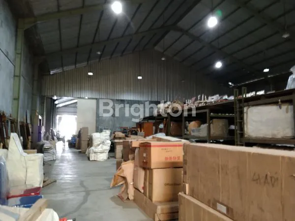 GUDANG PREMIUM JONGKE, KAWASAN ELIT