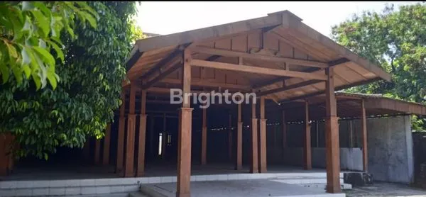 RUANG USAHA DI JALAN UTAMA SUMBER SOLO!! BANGUNAN ISTIMEWA LOKASI SUPER STRATEGIS !!