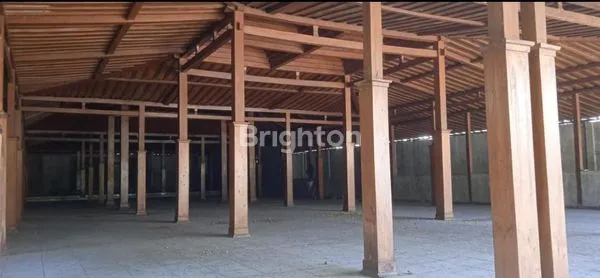 image RUANG USAHA DI JALAN UTAMA SUMBER SOLO!! BANGUNAN ISTIMEWA LOKASI SUPER STRATEGIS !! (4)