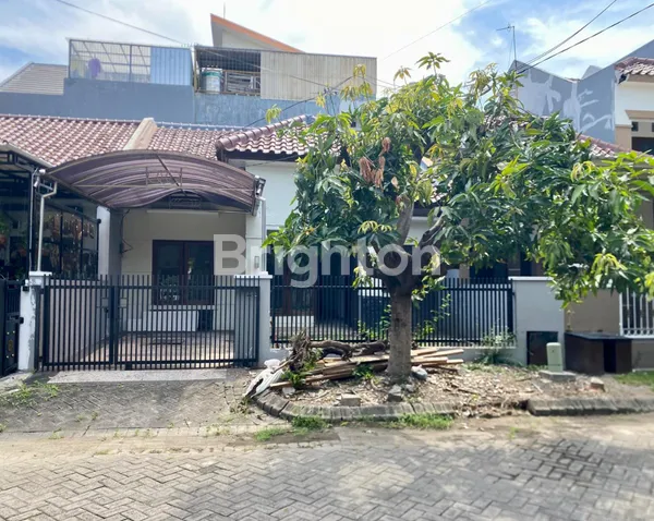 image RUMAH SIAP HUNI DI PURIMAS BANGUNAN 1,5 LANTAI DAN LEBAR (2)