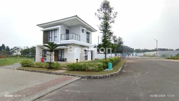 image RUMAH MEWAH 2 LANTAI DI TENGAH KOTA BOGOR (2)