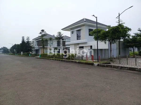 image RUMAH MEWAH 2 LANTAI DI TENGAH KOTA BOGOR (3)