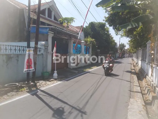 image RUMAH TINGGAL DI TENGAH KOTA POSISI STRATEGIS KE MANA MANA DEKAT !! (2)