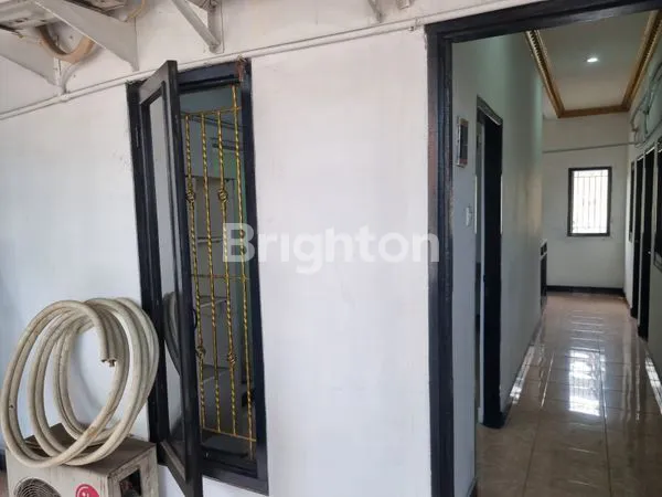 image RUMAH JELAMBAR 2.5 LANTAI COCOK UNTUK USAHA (3)