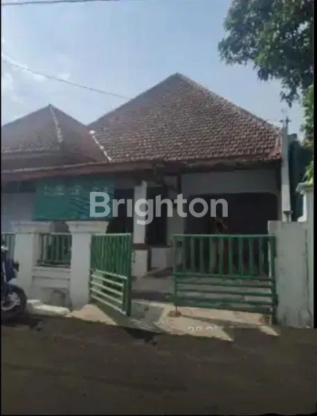 image DIJUAL RUMAH SIAP HUNI TERAWAT 2 LANTAI (1)