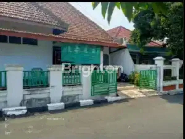 image DIJUAL RUMAH SIAP HUNI TERAWAT 2 LANTAI (2)