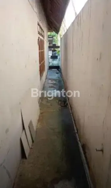 image DIJUAL RUMAH SIAP HUNI TERAWAT 2 LANTAI (7)