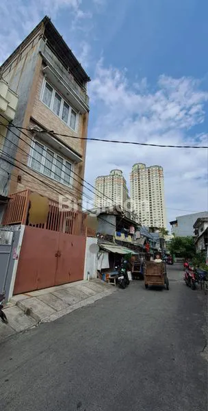 image RUMAH 4 LANTAI JAK BAR (5)