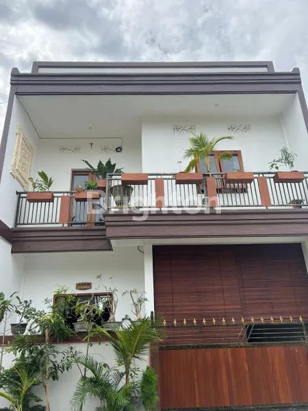 image RUMAH SEMI VILLA ASRI 2 LANTAI, VIEW KEBUN DENGAN GARDEN CANTIK DALAM RUMAH, YANG BERLOKASI DI GIANYAR (1)