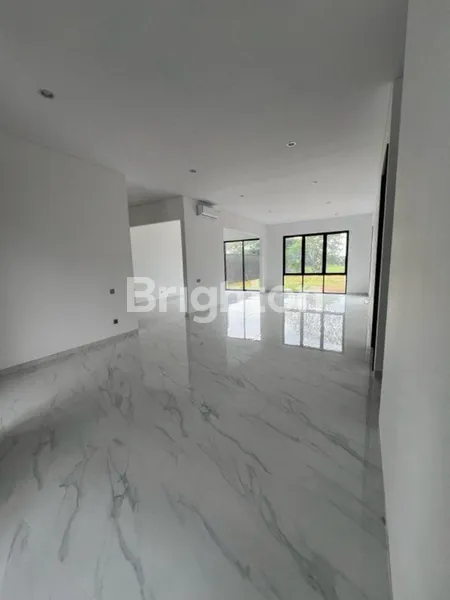 image RUMAH BARU GRESS BELUM PERNAH DITEMPATI, RUMAH 1 LANTAI GOLF VIEW ! RAYA BUKIT GOLF CITRALAND SURABAYA BARAT (7)