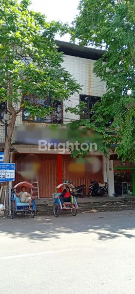 image RUKO 3 LANTAI DI LOKASI STRATEGIS, TEMPAT RAMAI (1)