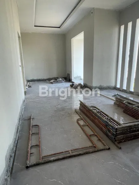 image RUMAH MANYAR KERTOADI KERTAJAYA INDAH MANYAR KARTIKA SURABAYA NEW GRESS (5)