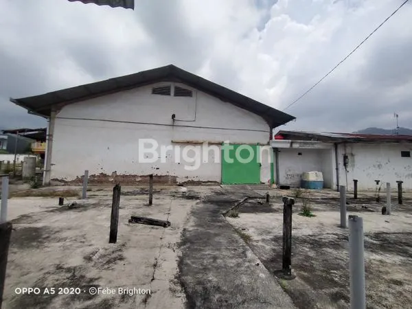 image RUMAH DAN  GUDANGNYA  DI AMONG TANI  DEPAN BALAI KOTA BATU (8)