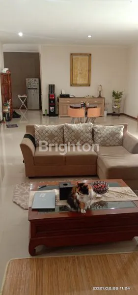 image DIJUAL RUMAH ASRI DENGAN LUAS TANAH BESAR LOKASI TENGAH KOTA DALAM PERUMAHAN WIKA AMAN NYAMAN HARGA NEGO (3)