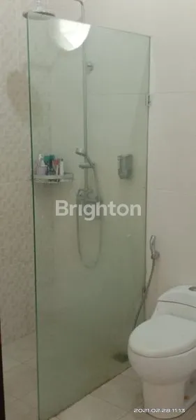 image DIJUAL RUMAH ASRI DENGAN LUAS TANAH BESAR LOKASI TENGAH KOTA DALAM PERUMAHAN WIKA AMAN NYAMAN HARGA NEGO (6)