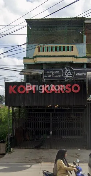 RUKO 3 LANTAI BAGUS BANGET DI JUAL LOKASI SANGAT STRATEGIS PINGGIR JALAN BESAR.