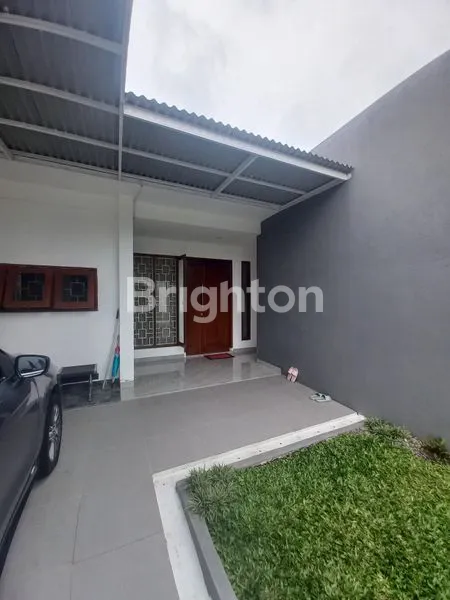 image RUMAH DI KOMPLEK GRIYA NUSA TIGA FLAMBOYAN (1)