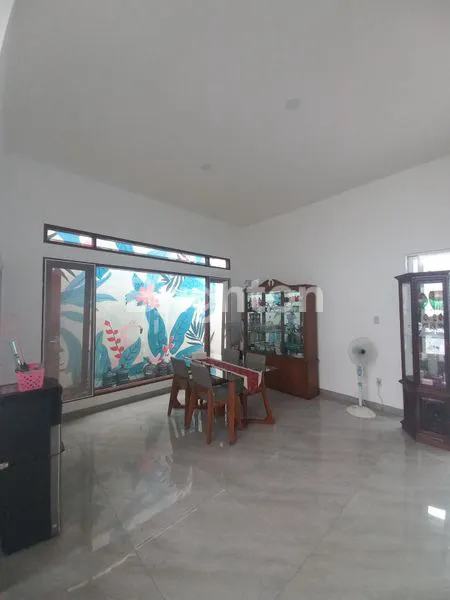 image RUMAH DI KOMPLEK GRIYA NUSA TIGA FLAMBOYAN (6)