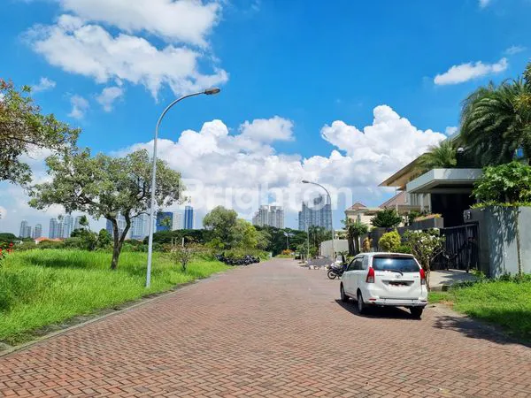 image TANAH KAVLING BUKIT DARMO GOLF PENINSULA GOLF VIEW 3 JEJER DEKAT TOL, CLUBHOUSE, MALL, PUSAT BISNIS DAN KOMERSIAL (4)