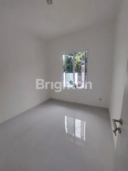 image RUMAH BARU HOEK MERUYA DEKAT PURI INDAH JAKBAR (5)