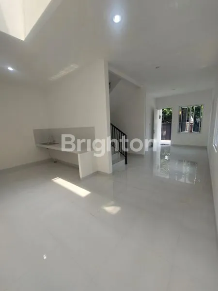 image RUMAH BARU HOEK MERUYA DEKAT PURI INDAH JAKBAR (3)