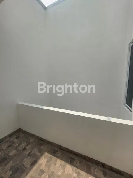 image RUMAH BARU HOEK MERUYA DEKAT PURI INDAH JAKBAR (8)