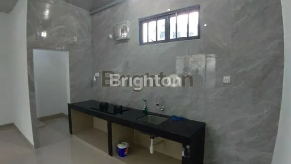 image RUMAH TIGA LANTAI DI BATAM CENTRE ROW JALAN LUAS DAN NYAMAN (7)