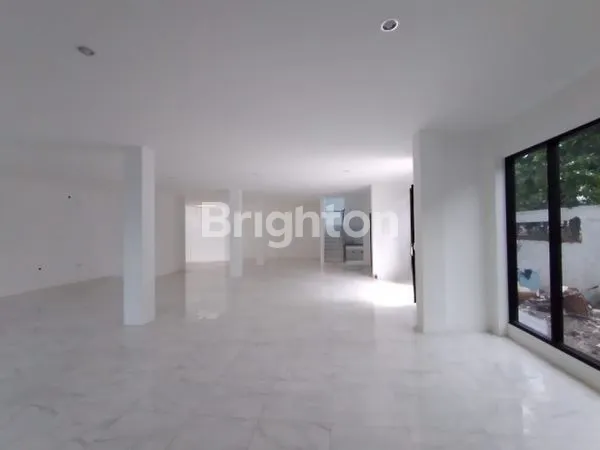 image GEDUNG 3 LANTAI NOL JALAN RAYA COCOK UNTUK BERBAGAI USAHA, KANTOR BANK RESTO DAN USAHA² LAINNYA (6)
