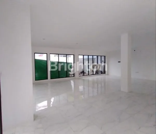 image GEDUNG 3 LANTAI NOL JALAN RAYA COCOK UNTUK BERBAGAI USAHA, KANTOR BANK RESTO DAN USAHA² LAINNYA (5)