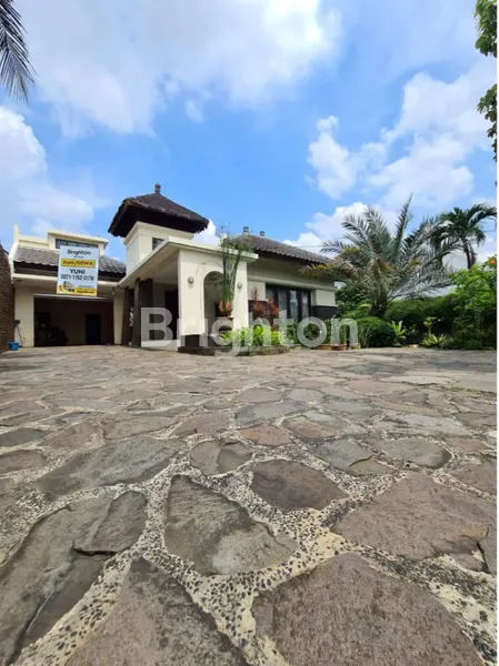image RUMAH TROPICAL DI JALAN UTAMA MOHAMMAD KAHFI-CIGANJUR (1)
