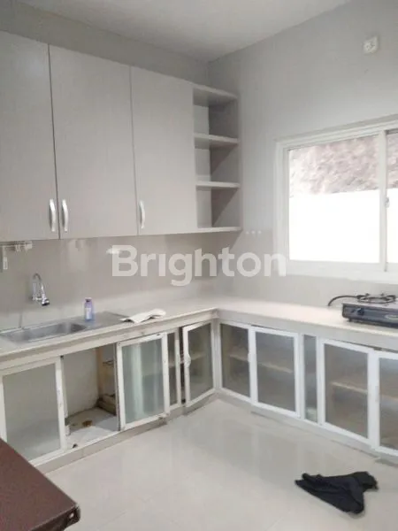 image CANDI GOLF RUMAH 2 LANTAI BAGUS FURNISH SIAP HUNI SEMARANG ATAS (5)