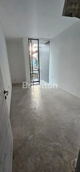 image 2,35 M NEGO, RUMAH BARU 2 LANTAI, KUTISARI INDAH SURABAYA (4)