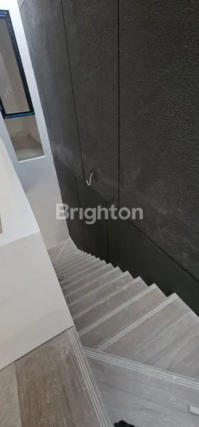 image 2,35 M NEGO, RUMAH BARU 2 LANTAI, KUTISARI INDAH SURABAYA (6)