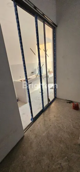 image 2,35 M NEGO, RUMAH BARU 2 LANTAI, KUTISARI INDAH SURABAYA (7)