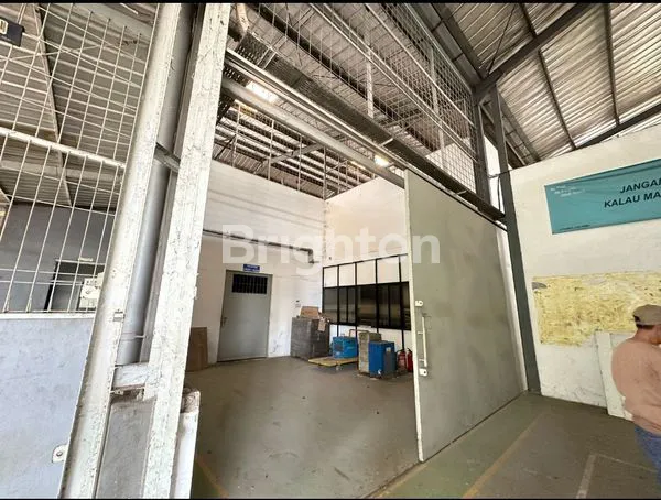 image PERGUDANGAN SELANGKAH KE PINTU TOL (7)