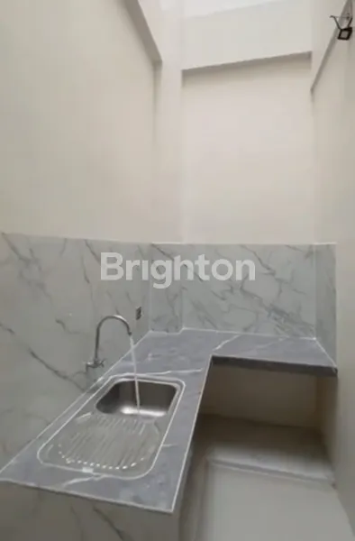 image RUMAH KOS EKSEKUTIF ADA KOLAM RENANG DI WONOKROMO SURABAYA (2)