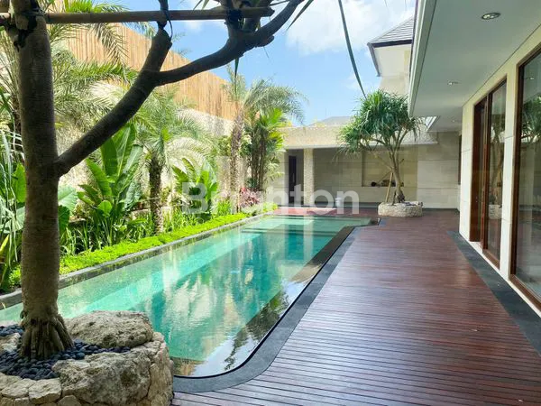 image NEW BUILDING LUXURY VILLA 4 BEDROOMS FULLY FURNISH UMALAS BUMBAK BADUNG (8)