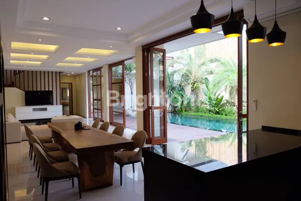 image NEW BUILDING LUXURY VILLA 4 BEDROOMS FULLY FURNISH UMALAS BUMBAK BADUNG (3)