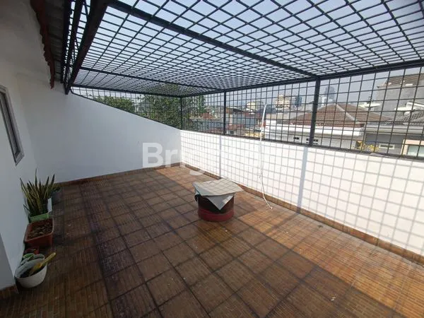 image RUMAH TOMANG JALAN BESAR, SANGAT STRATEGIS, JAKARTA BARAT (7)